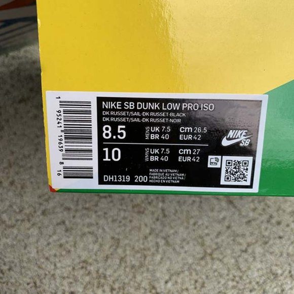 Nike SB Dunk Low Pro x Dark Russet Sneakers - Picture 9 of 9